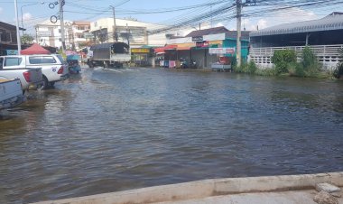 ฝนหยุดตกน้ำท่วมชัยภูมิเริ่มคลี่คลายเหลือระดับท่วมเฉลี่ย 10-20 ซม.(ชมคลิป)