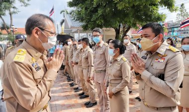 ทำงานวันแรกผู้ว่าปทุมฯถกด่วนสถานการณ์น้ำ ลั่นดูแลประชาชนเต็มที่ (มีคลิป)