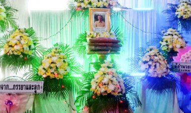 บรรยากาศงานศพคนไข้เสียชีวิตขณะรอรักษาตัวที่รพ.กบินทร์บุรีท่ามกลางความโศกเศร้า (มีคลิป)