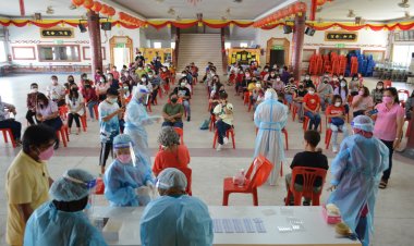 โรงเรียนจงฝามูลนิธิเบตงนำบุคลากรตรวจATK ก่อนเปิดสอบปลายภาค ผู้ปกครองกว่า 95% หนุนเปิด