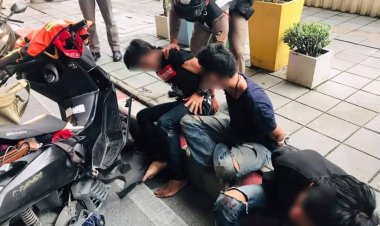 รวบมือขว้างระเบิดใส่รถยนต์สายตรวจ สน.ลุมพินี