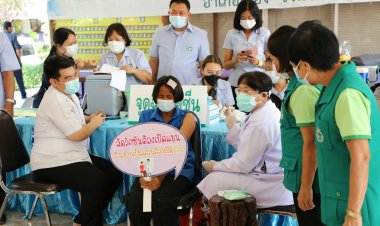 ตากฉีดวัคซีน Pfizer นักเรียน ป้องกันโควิด-19 เข็มแรก