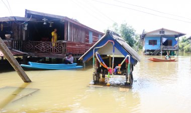 พิจิตรระดับน้ำสูงขึ้นแม่น้ำยมล้นตลิ่งเข้าท่วมบ้านเรือนราษฎรในพื้นที่ลุ่มต่ำริมตลิ่ง