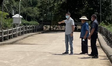"สส.ชัยวุฒิ" ลงพื้นที่  ดูโครงการก่อสร้างสะพานข้ามลำห้วยแม่ละเมา  ที่พังเสียหาย หลังเกิดอุทกภัยน้ำท่วมใหญ่  พร้อมเสนอสร้างถนนเชื่อมหมู่ 3 กับ หมู่ 5  ต.พะวอ
