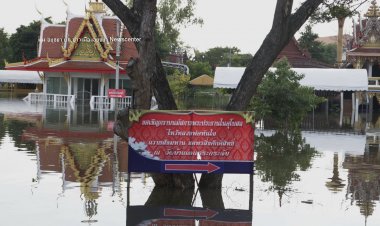 แม่น้ำเจ้าพระยาล้นตลิ่งท่วมวัดบ้านเลนสระกระจับบางปะอินสูง1ม.