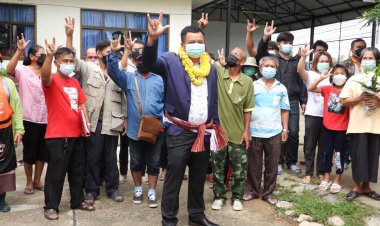 กองเชียร์แห่ให้กำลังใจ"อนุศาสน์ สมาน"เสี่ยเต้นท์รถสิบล้องผู้สมัคร นายก.อบต หนองครก เบอร์ 3 (มีคลิป)