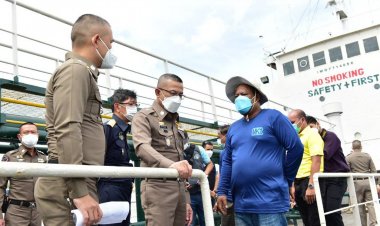 ผบ.ตร.แถลงจับกุมเรือบรรทุกน้ำมันเถื่อนกว่า 1 ล้านลิตรที่สมุทรปราการ