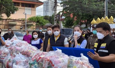 ‘ธรรมนัส’ ควง ‘นฤมล’ ช่วยน้ำท่วมกรุง ประกาศลั่น ‘บิ๊กป้อม’ สั่งลงพื้นที่ 30 เขตเลือกตั้งกทม. ช่วยประชาชน ไม่ใช่แค่น้ำท่วม