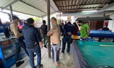 ระดมตำรวจเข้าค้นชุมชนวัดม่วง หลังมีการโพสต์ขู่ล้างแค้น"บาส มีดคู่" แต่ไม่พบสิ่งผิดกฎหมาย