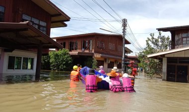 คนโนนสูงโคราชระทม!น้ำลำเชียงไกรเพิ่มสูงบ้านเรือนจมบาดาลขยายวงกว้าง (มีคลิป)
