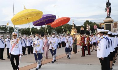 ในหลวง พระราชินีเสด็จ ทรงวางพวงมาลา วันปิยมหาราช