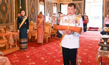 ในหลวง ทรงบำเพ็ญพระราชกุศลถวายผ้าพระกฐิน วัดราชบพิธฯ-วัดพระเชตุพนฯ