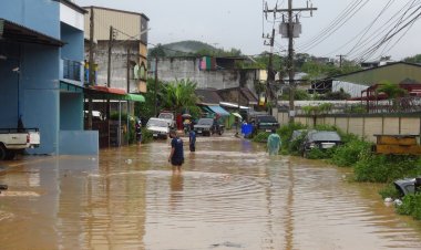 เบตงฝนตกหนักต่อเนื่องน้ำท่วมฉับพลันน้ำระบายไม่ทัน