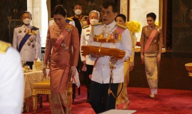 ในหลวงทรงบำเพ็ญพระราชกุศลถวายผ้าพระกฐินวัดบวรฯ-วัดเบญจมบพิตรฯ