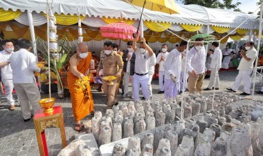 สมเด็จพระมหาวีรวงศ์-ปลัดมท.ประกอบพิธีเททองหล่อ “พระพุทธพัฒนปชานาถ”