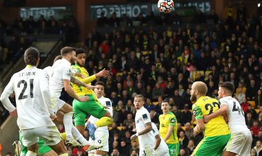 "ยูงทอง"ฟอร์มฮ็อตบุกจิก"นกขมิ้น"2-1คว้าชัยพรีเมียร์ลีกนัดที่ 2