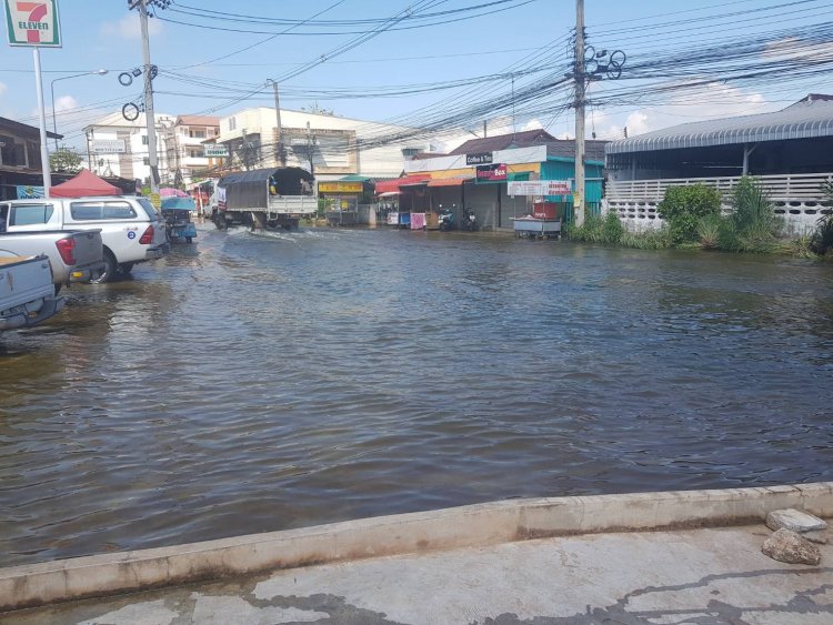 ฝนหยุดตกน้ำท่วมชัยภูมิเริ่มคลี่คลายเหลือระดับท่วมเฉลี่ย 10-20 ซม.(ชมคลิป)