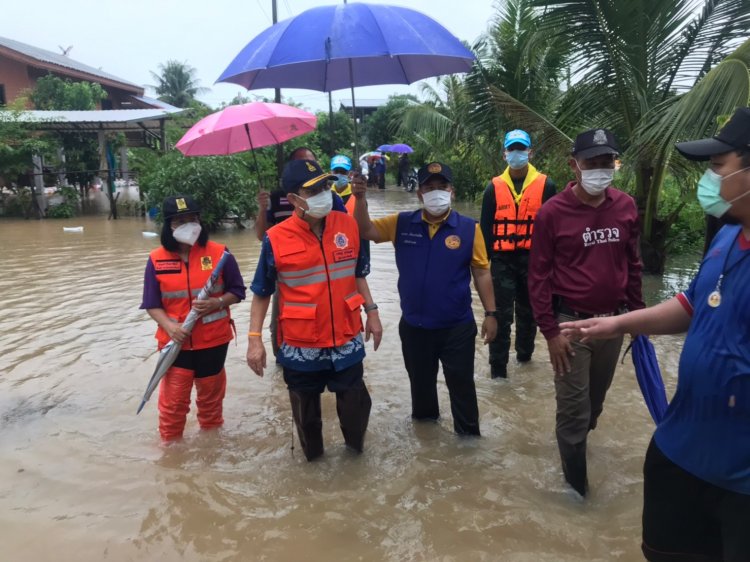 ฝนตกหนักน้ำป่าเขาใหญ่ไหลทะลักท่วม2อำเภอปราจีนบุรีแล้ว