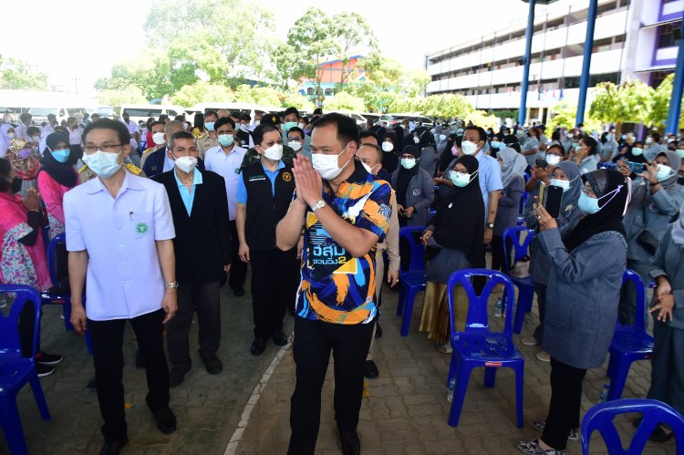 "อนุทิน"ยันวัคซีนเพียงพอต่อการฉีดป้องกันโควิดแพร่ระบาดชายแดนใต้