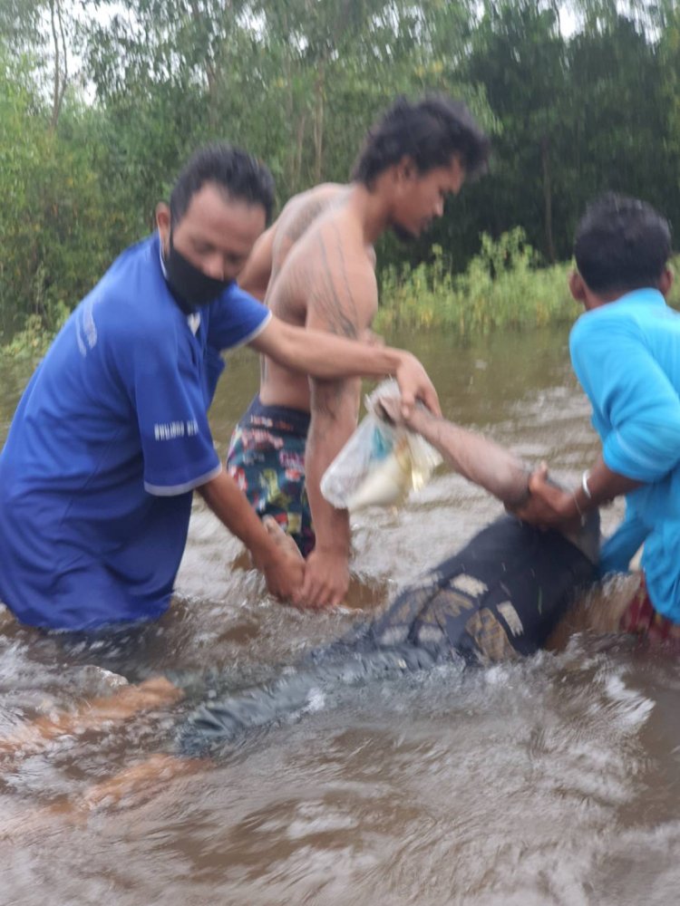 หนุ่มใหญ่ถูกน้ำป่าพัดตาย เชื่อกระท่อมอาถรรพ์คนตาย 4 ศพรวดเพราะไม่ได้สวดถอดถอน –ทำบุญอุทิศกุศล  ทั้ง 4 ศพล้วนดื่มสุราหนักทั้งหมด