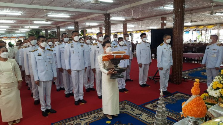 ในหลวงพระราชทานผ้าพระกฐินถวายพระสงฆ์วัดสำราญนิเวศ(พระอารามหลวง)อำนาจเจริญ