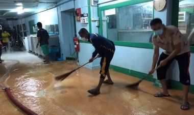 เทศบาลเมืองเบตงประสานชลประทาน เขต 16 ยะลา  นำเครื่องสูบน้ำเร่งระบายน้ำออกจากชุมชน