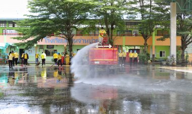 นอภ.หนองเสือนำจิตอาสา"บิ๊กคลีนิ่งเดย์"เตรียมพร้อมเปิดเทอม2 (มีคลิป)