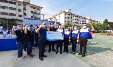 เทศบาลตำบลแพรกษาร่วมกับภาคเอกชนแจกถุงยังชีพต้านภัยโควิด