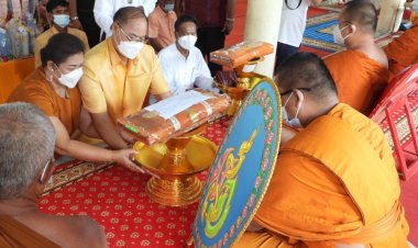 เมืองจันทร์ สืบทอดประเพญีบุญกฐินทอดถวาย ณ วัดบ้านแกงเลี้ยว (มีคลิป)