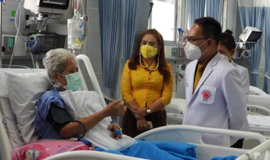 ทีมแพทย์รพ.ศรีสะเกษเจ๋งผ่าตัดเปลี่ยนลิ้นหัวใจผู้สูงวัยสำเร็จรายแรก (มีคลิป)
