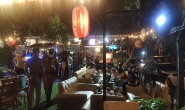 ตร.พัทยา บุกจับ ร้านเส้นใหญ่ ครั้งที่ 4 เจอ ฝ่าฝืนพ.ร.ก.แอบขายบารากู่