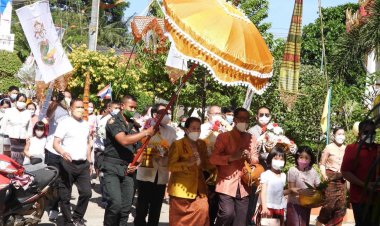 วัดศรีอุทุมพรรับมหากฐินสร้างกุฏิสงสงฆ์ บำรุงการศึกษา(มีคลิป)