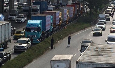 ม็อบสิงห์รถบรรทุกบุกกรุงกดดันรัฐบาลแก้น้ำมันดีเซลแพง