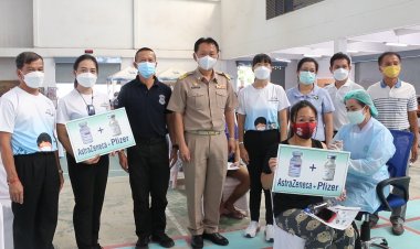 คนขอนแก่นแห่ฉีดวัคซีน สูตรใหม่ แอสตร้าฯ-ไฟเซอร์ แน่นทุกโรงพยาบาล (มีคลิป)