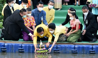 คลองผดุงกรุงเกษมคึกคัก นายกฯ ควงภริยา-นำทีมครม.ลอยกระทง อธิษฐานขอบ้านเมืองปลอดภัย ลดขัดแย้ง