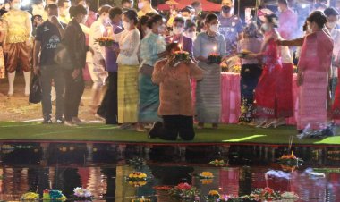 ชาวอำนาจเจริญแห่ลอยกระทงวิถีชีวิตใหม่ปลอดภัยจากโควิดคึกคัก