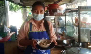 2 ชม.ขายเกลี้ยง!ก๋วยเตี๋ยวหมูบะช่อ-เนื้อ-ลูกชิ้น-เปื่อยชามละ10บาท