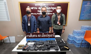 ตร.บุกเข้าจับกุมขาโจ๋เมืองปทุมฯทำปืนเถื่อน-ขายออนไลน์