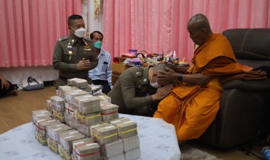 ตำรวจปปป.ถวายเงินคืน"หลวงพ่อพัฒน์"วัดห้วยด้วนกว่า 63 ล้าน(มีคลิป)