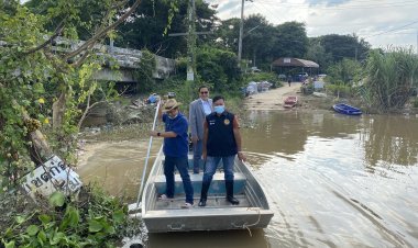 ที่ปรึกษารมว.เกษตรห่วงคนเพชรบุรีสั่งชลประทานเร่งเยียวยาเหยื่อน้ำท่วม
