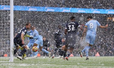 "เรือใบสีฟ้า"แมนฯซิตี้ เปิดบ้านเฉือนเอาชนะขุนค้อน 2-1