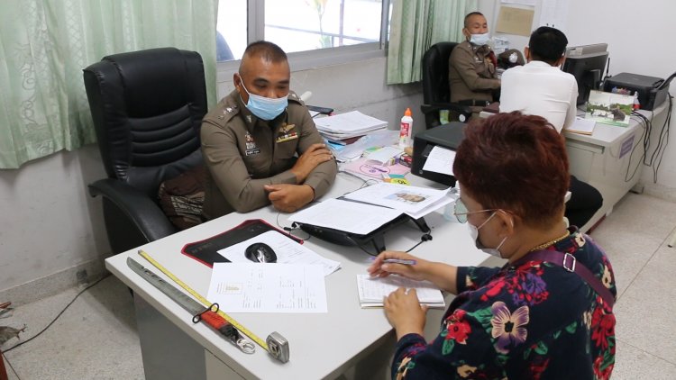 ตร.ขอนแก่นเตรียมออกหมายจับลุงหัวร้อนตบศรีสะหลานตกเก้าอี้-ยิงขาบาดเจ็บ (มีคลิป)