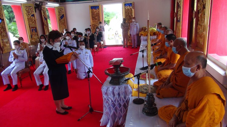 ในหลวงทรงพระกรุณาโปรดเกล้าฯ พระราชทานผ้าพระกฐินวัดพุทธาธิวาส พระอารามหลวง