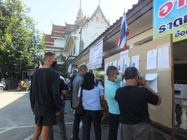 ทหารบูรพาพยัคฆ์ คนเฒ่าคนแก่ตบเท้าพรึ่บคึกคักเลือกตั้งตลอดวัน