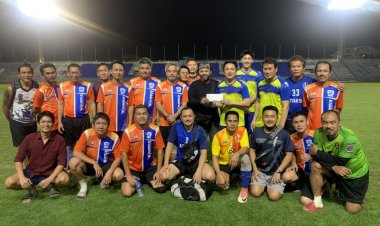 ‘เท่ห์’นำทัพศิลปินจิตอาสาเตะฟุตบอลจัดหาอุปกรณ์กีฬามอบ ร.ร.มูลมังหลวงปู่ชอบ