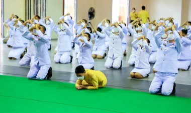 พสกนิกรนราธิวาสพร้อมใจน้อมรำลึกเนื่องในวันคล้ายวันพระราชสมภพในหลวงร.9