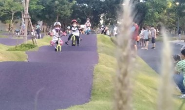 ผู้ปกครองต่างพาบุตรหลาน ออกกำลังกายสนามลู่ปั่น จักรยานเจริญสุขมงคลจิต