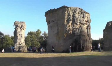 หยุดยาวนทท.แห่สกายวอล์คธรรมชาติมอหินขาวผาหัวนาคชัยภูมิ 11องศา