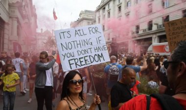 ลอนดอนเดือด!ม็อบฮืองต้านล็อกดาวน์"โอมิครอน"