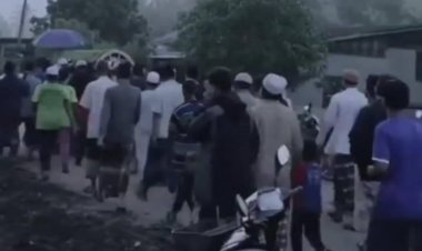 ญาติได้นำร่างผู้เสียชีวิตทั้งสองรายฝังศพที่กูโบร์จากเหตุปะทะทุ่งยางแดง